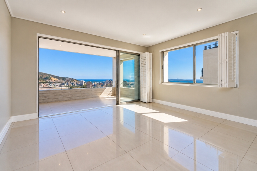 To Let 2 Bedroom Property for Rent in Vredehoek Western Cape